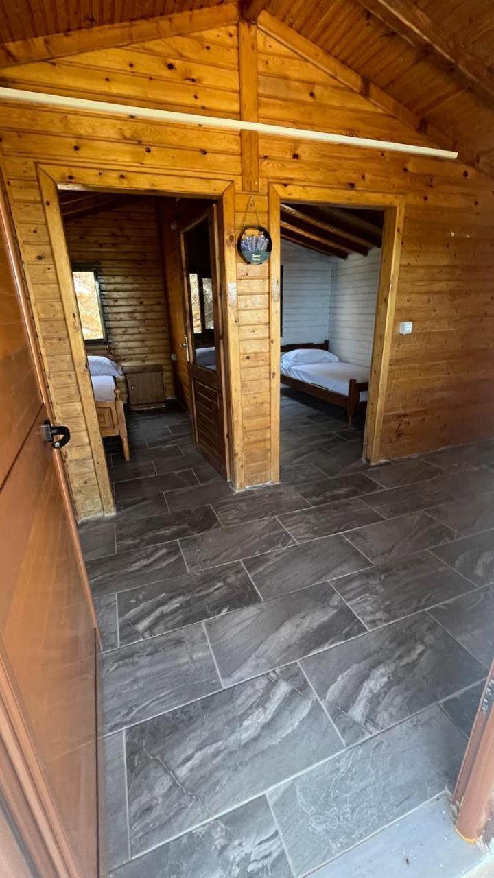 Kongjoni'S Rooms Himare Exterior photo